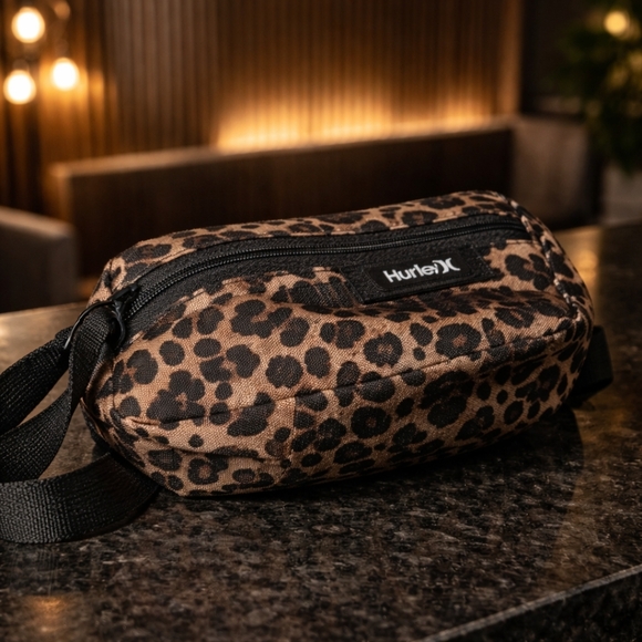 Hurley Handbags - Nwt Hurley Travel Bag Animal Print Make Up